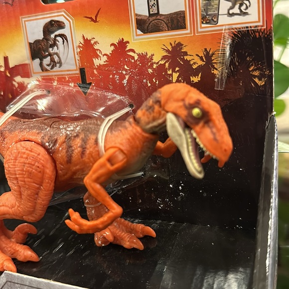Jurassic World legacy collection Velociraptor slashing action Dinosaur Dino - Picture 3 of 9
